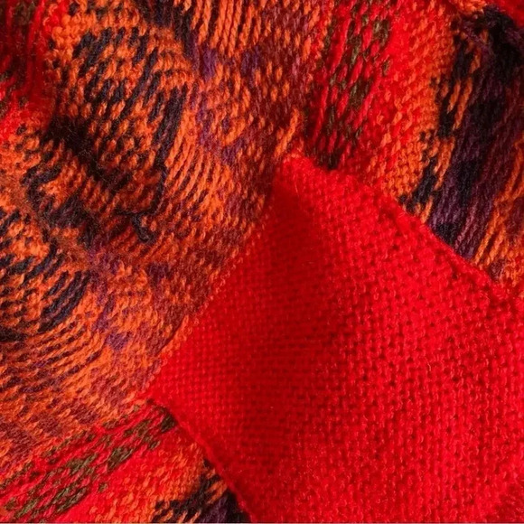 Peruvian Alpaca Sweater Vest
Size Large Fair Isle Striped - Picture 4 of 4